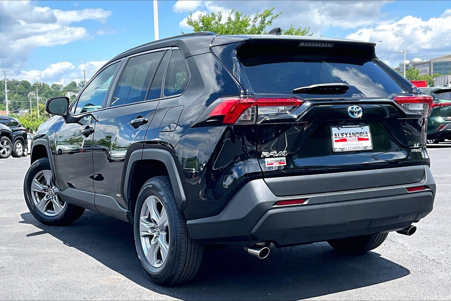 Used 2022 Toyota RAV4 LE AWD/4WD image 11