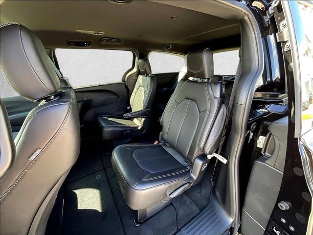 New 2027 Chrysler Pacifica LX FWD image 10