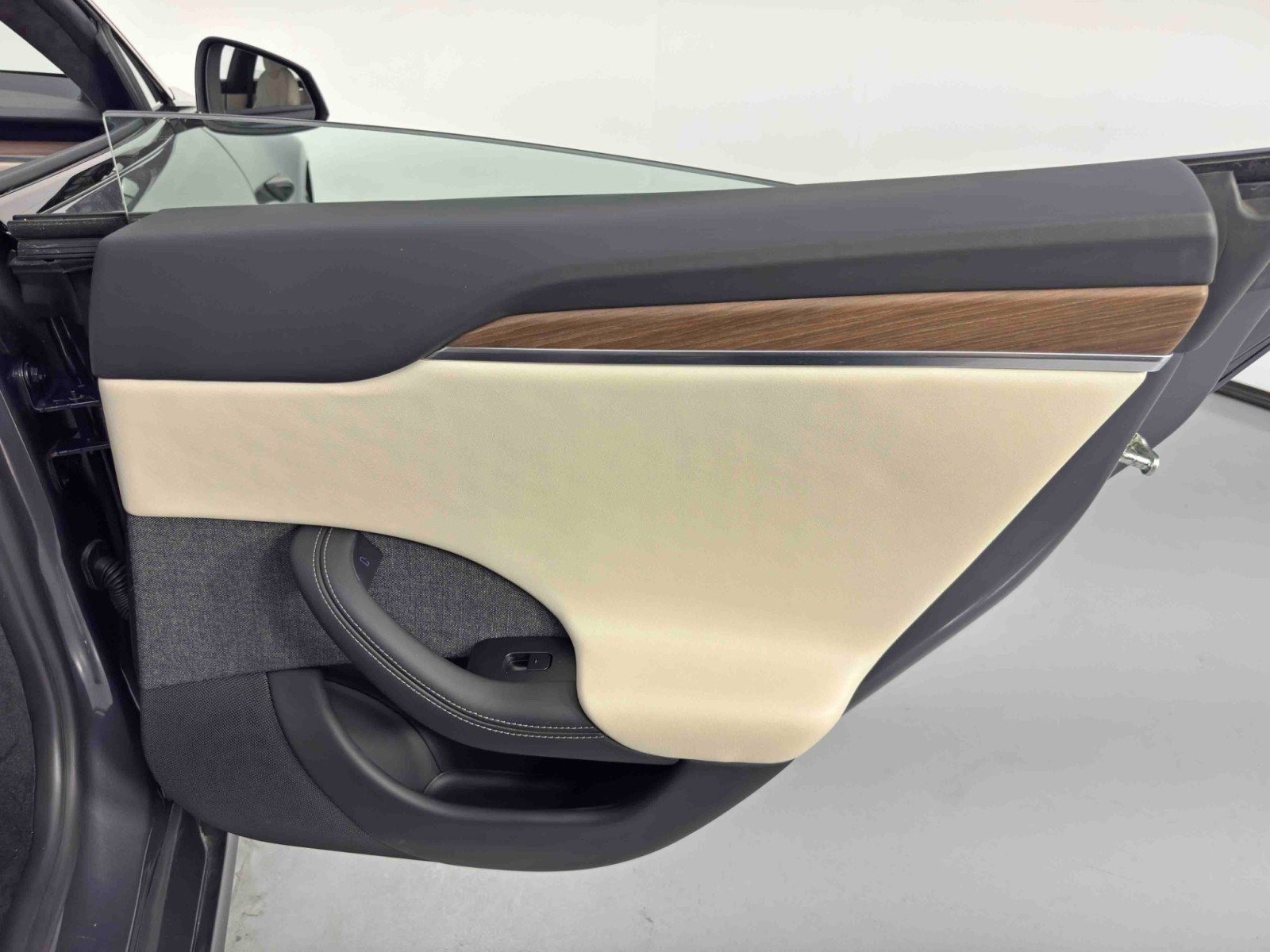 Used 2021 Tesla Model S Plaid image 44