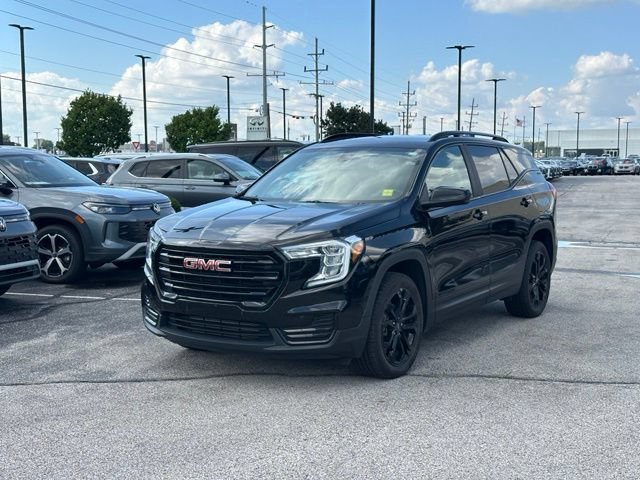 Used 2022 GMC Terrain SLE w/ Driver Convenience Package AWD/4WD image 4