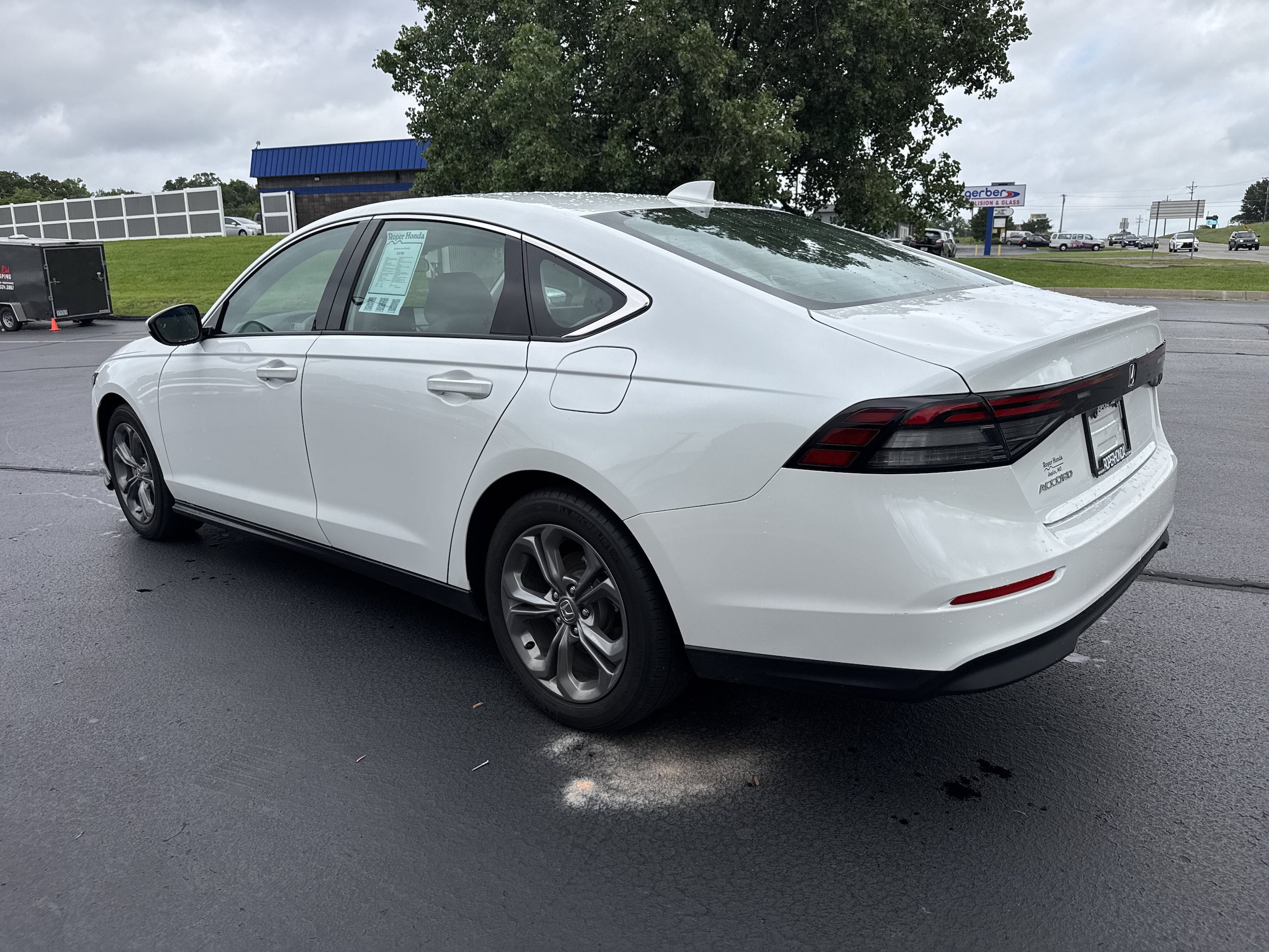 Used 2024 Honda Accord EX image 10