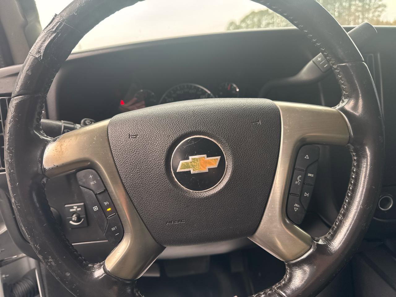 Used 2017 Chevrolet Express 2500 RWD image 19