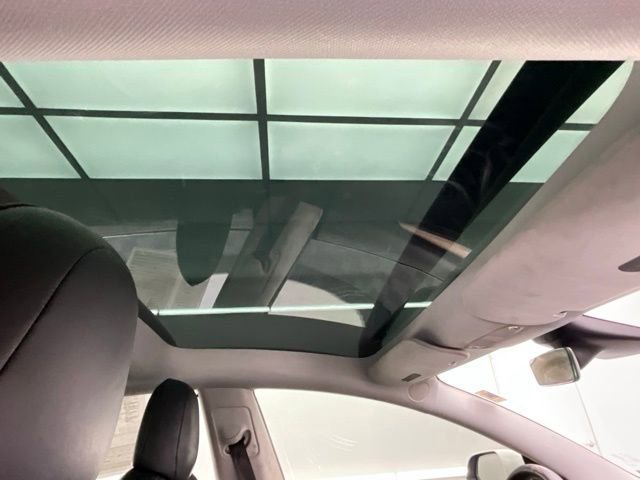 Used 2021 Tesla Model 3 Standard Range Plus image 8