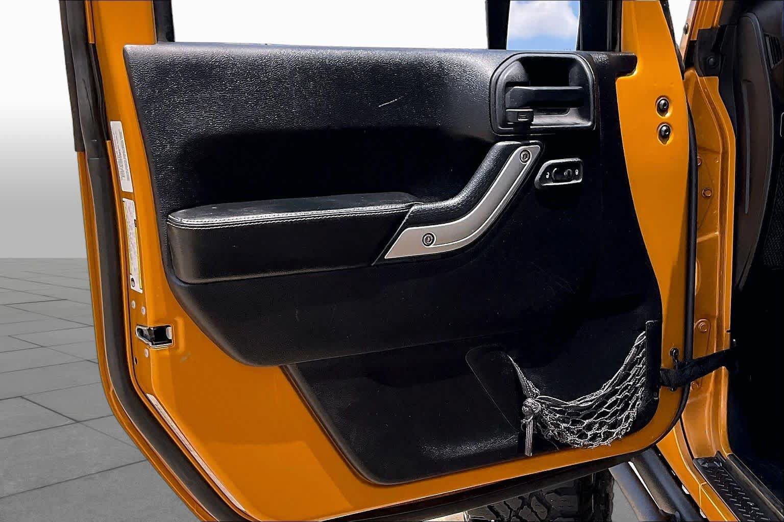 Used 2014 Jeep Wrangler Rubicon AWD/4WD image 18