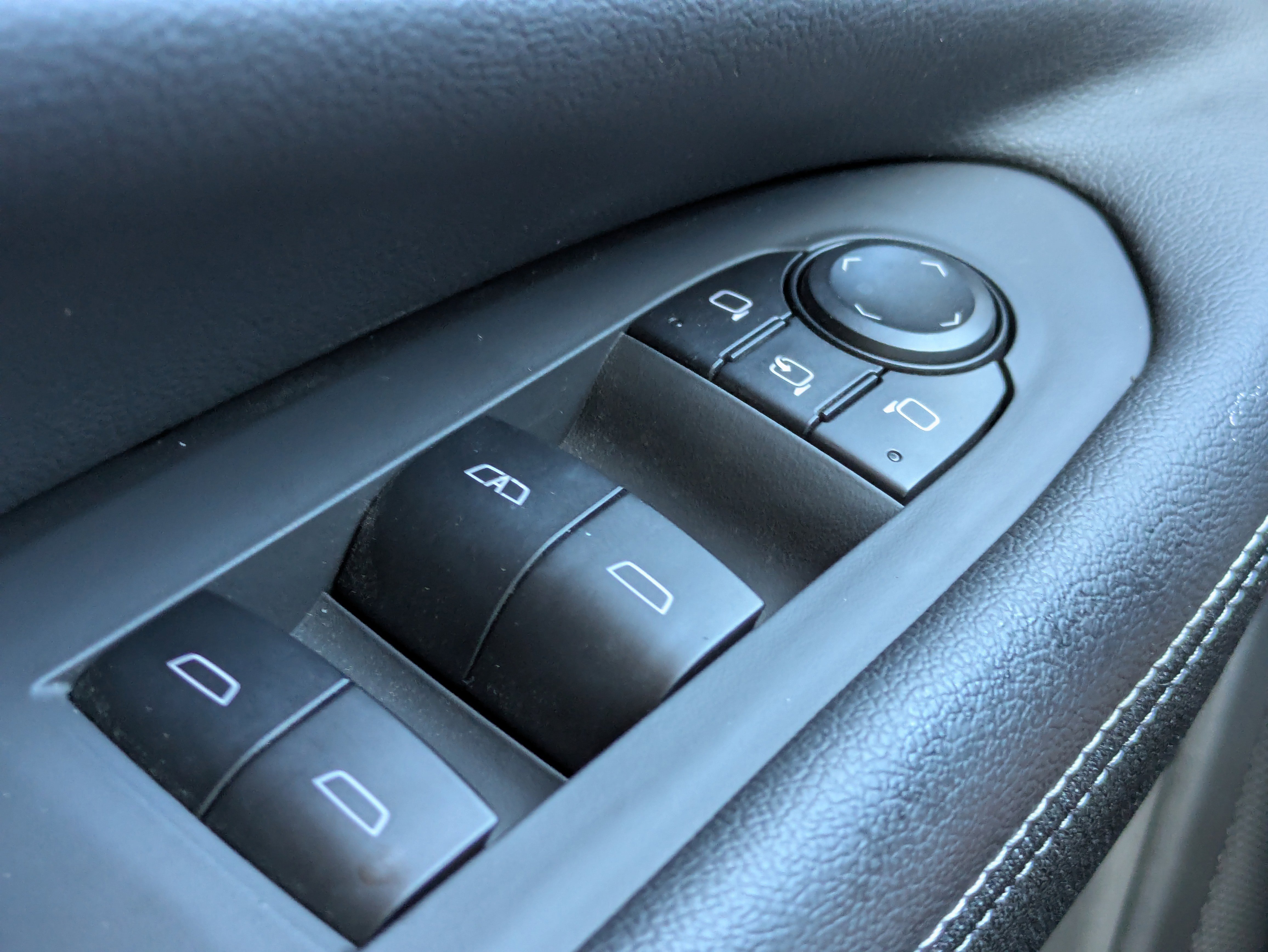 New 2025 Chevrolet Blazer EV LT image 15