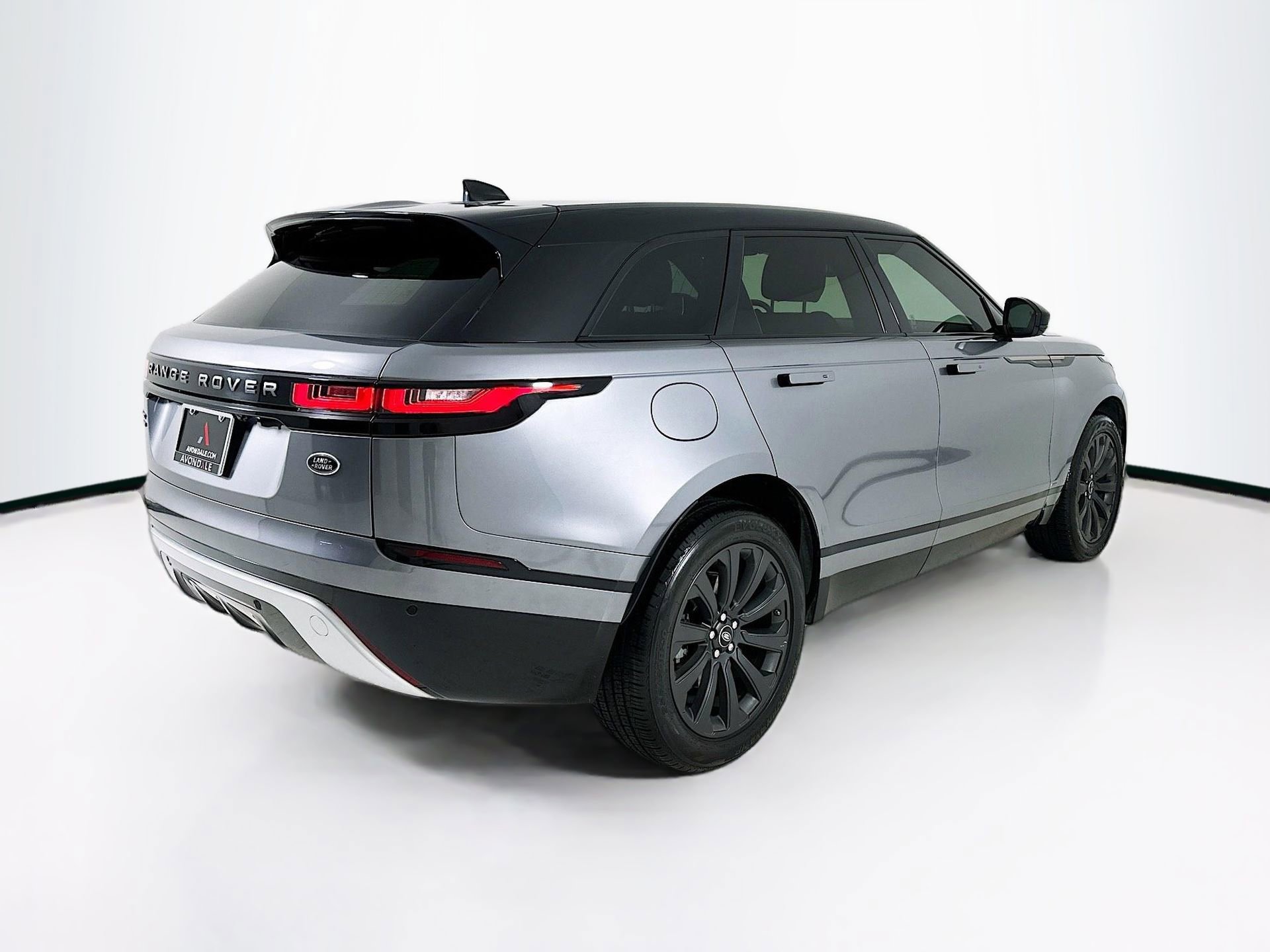 Used 2020 Land Rover Range Rover Velar R-Dynamic S image 8