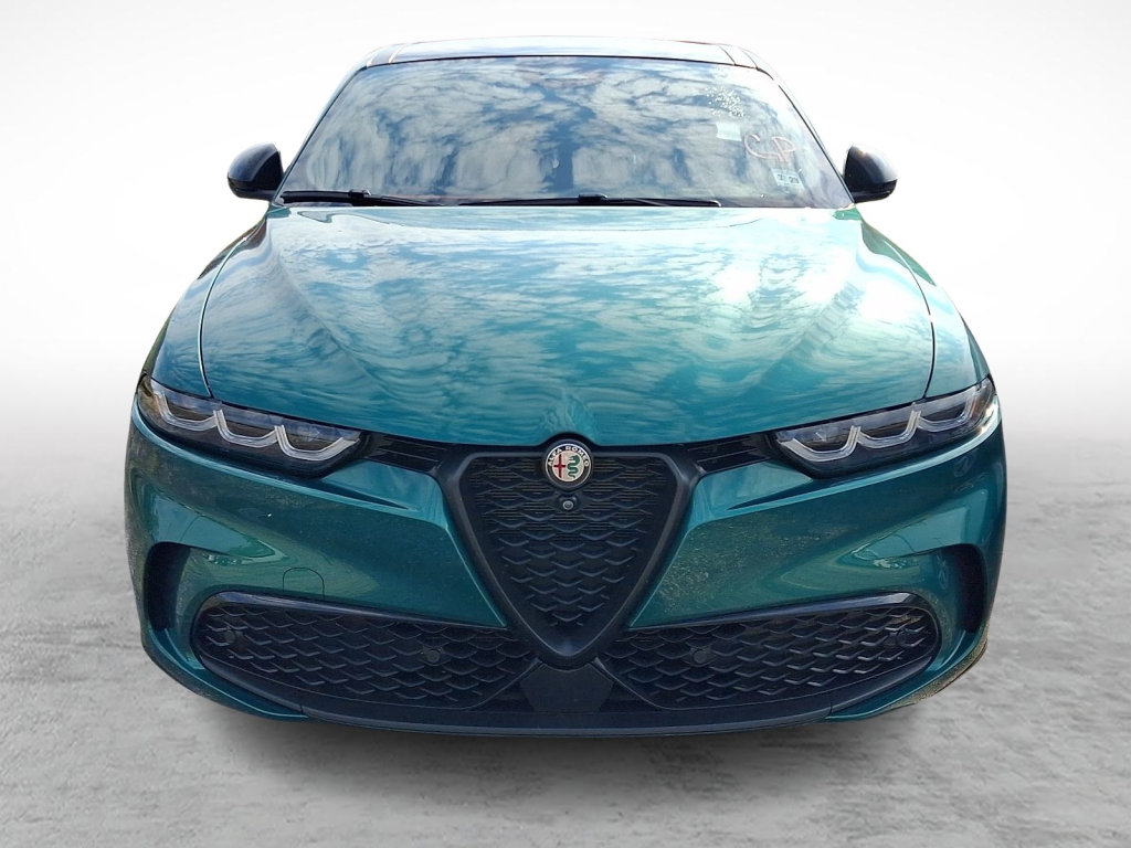 Used 2024 Alfa Romeo Tonale Veloce w/ Active Assist Package AWD/4WD image 2