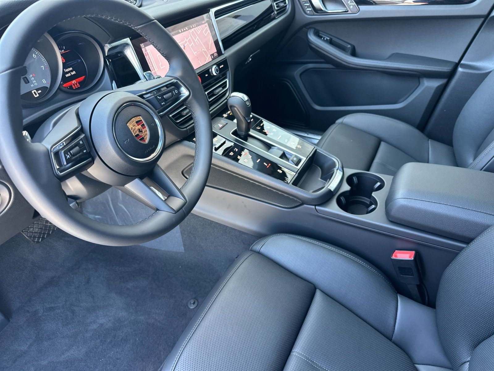 New 2026 Porsche Macan S AWD/4WD image 4