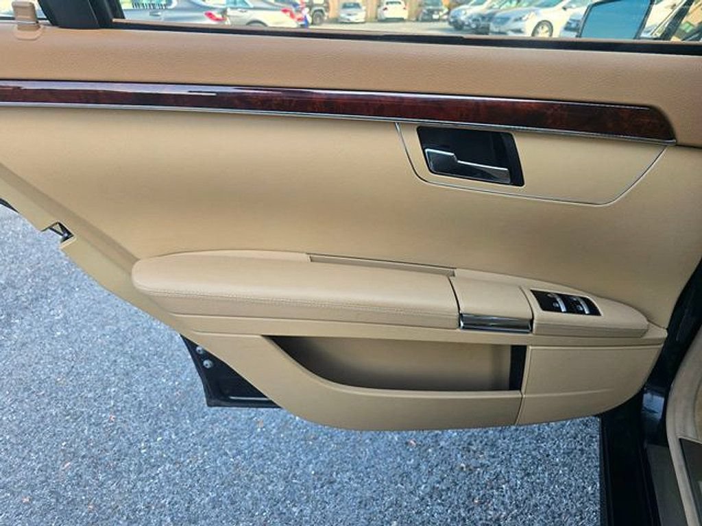 Used 2013 Mercedes-Benz S 550 4MATIC image 11