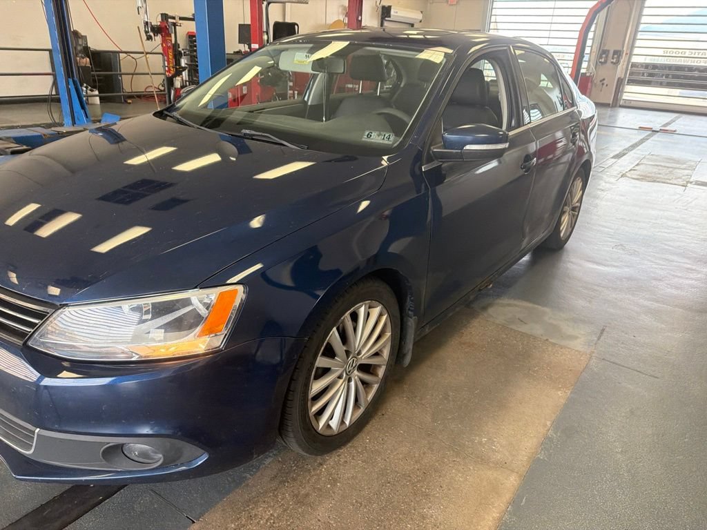 Used 2011 Volkswagen Jetta SEL FWD image 8