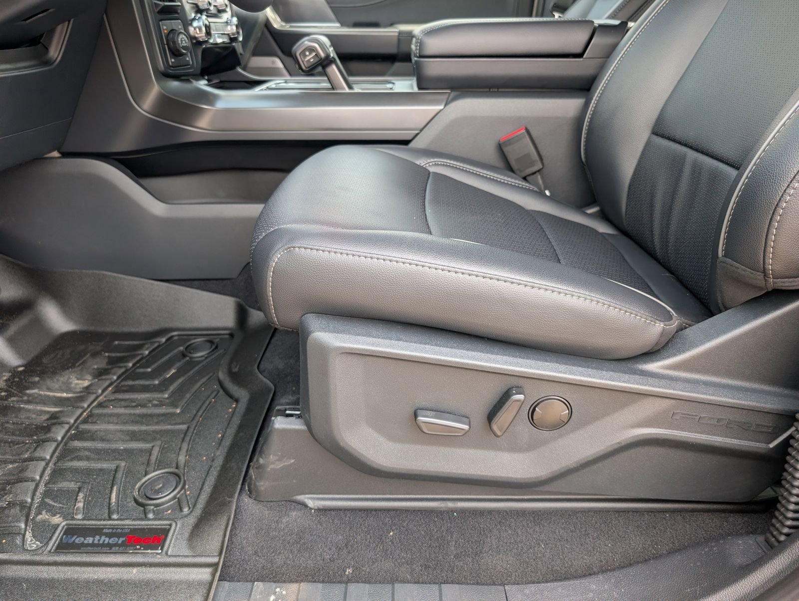 New 2026 Ford F150 Lariat w/ FX4 Off-Road Package image 14