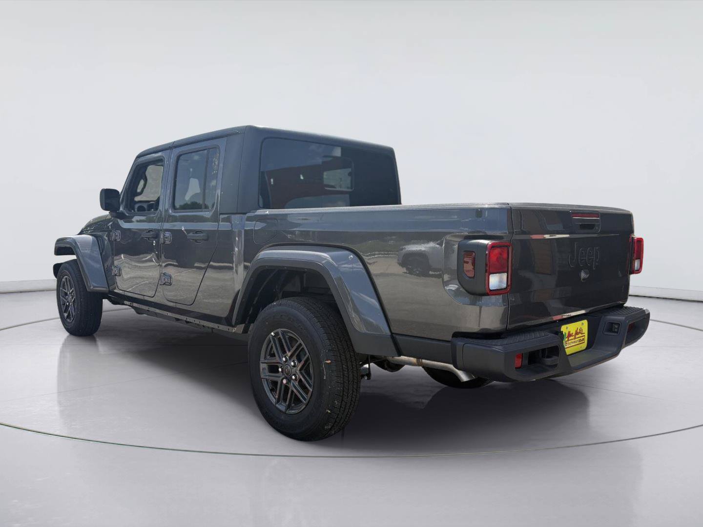 Used 2025 Jeep Gladiator Sport AWD/4WD image 4