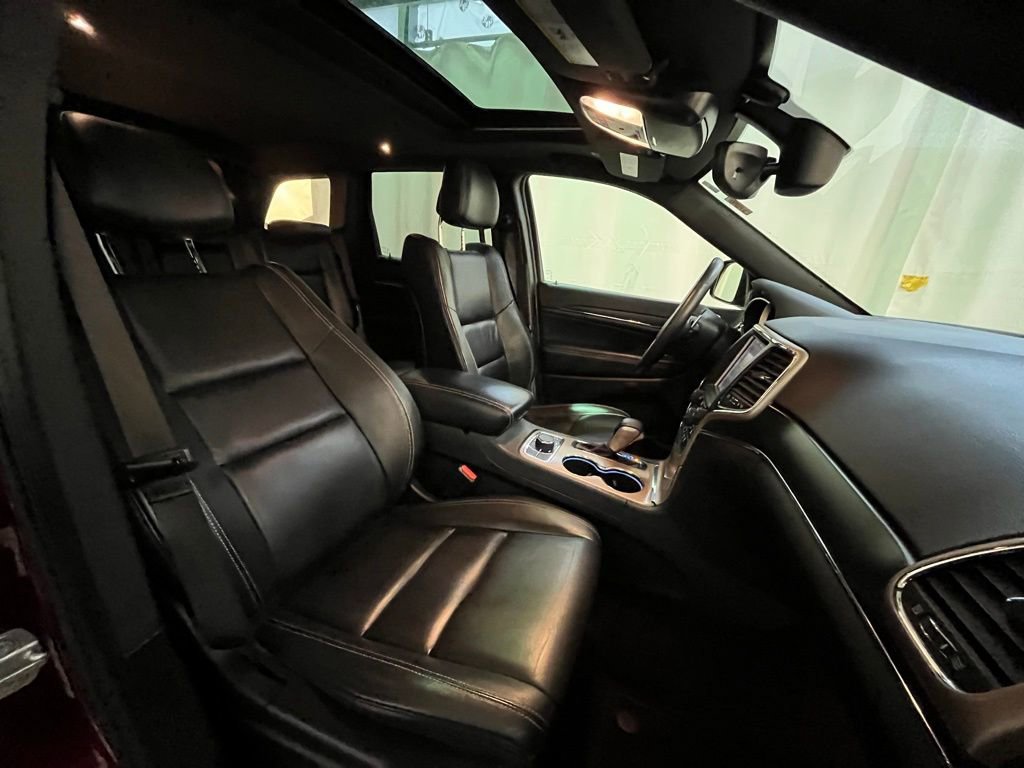 Used 2017 Jeep Grand Cherokee Limited w/ Trailer Tow Group IV image 12