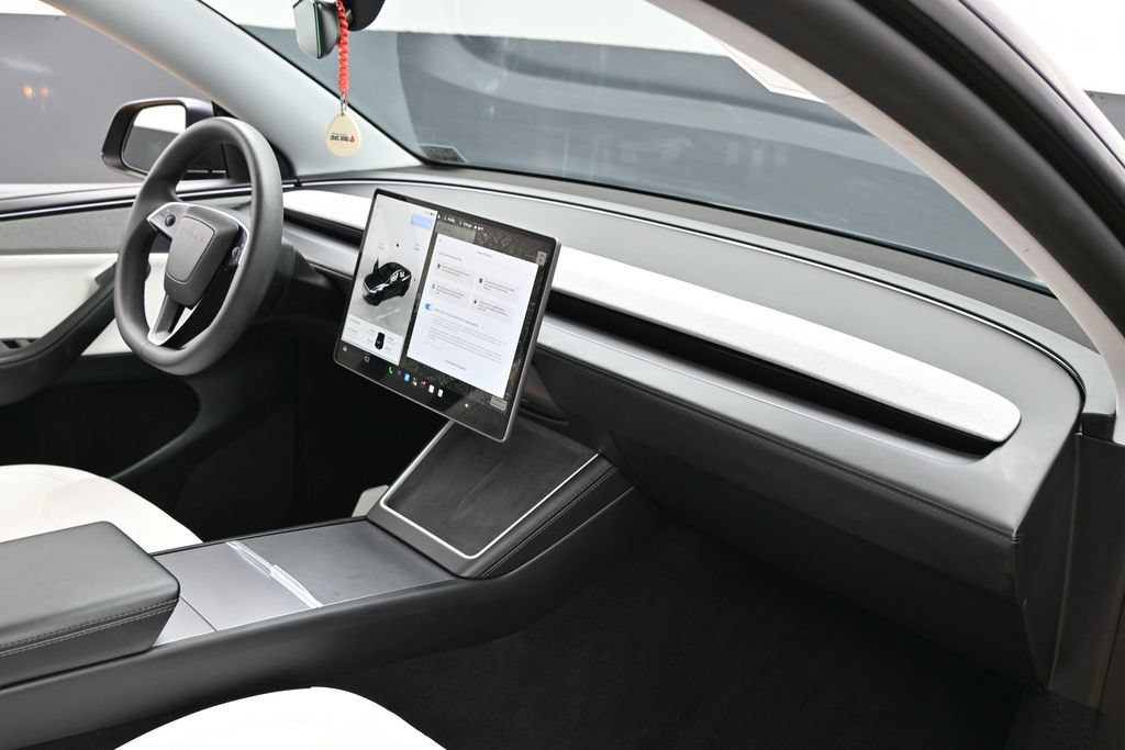 Used 2026 Tesla Model Y Long Range AWD/4WD image 42