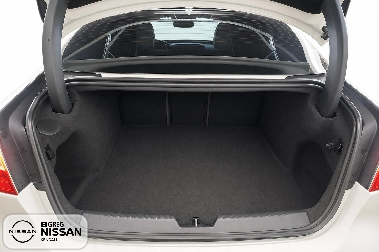Used 2019 Jaguar XE Prestige AWD/4WD image 13