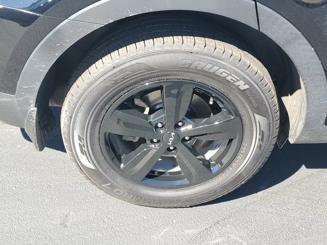 Certified 2023 Kia Sorento LX FWD image 5