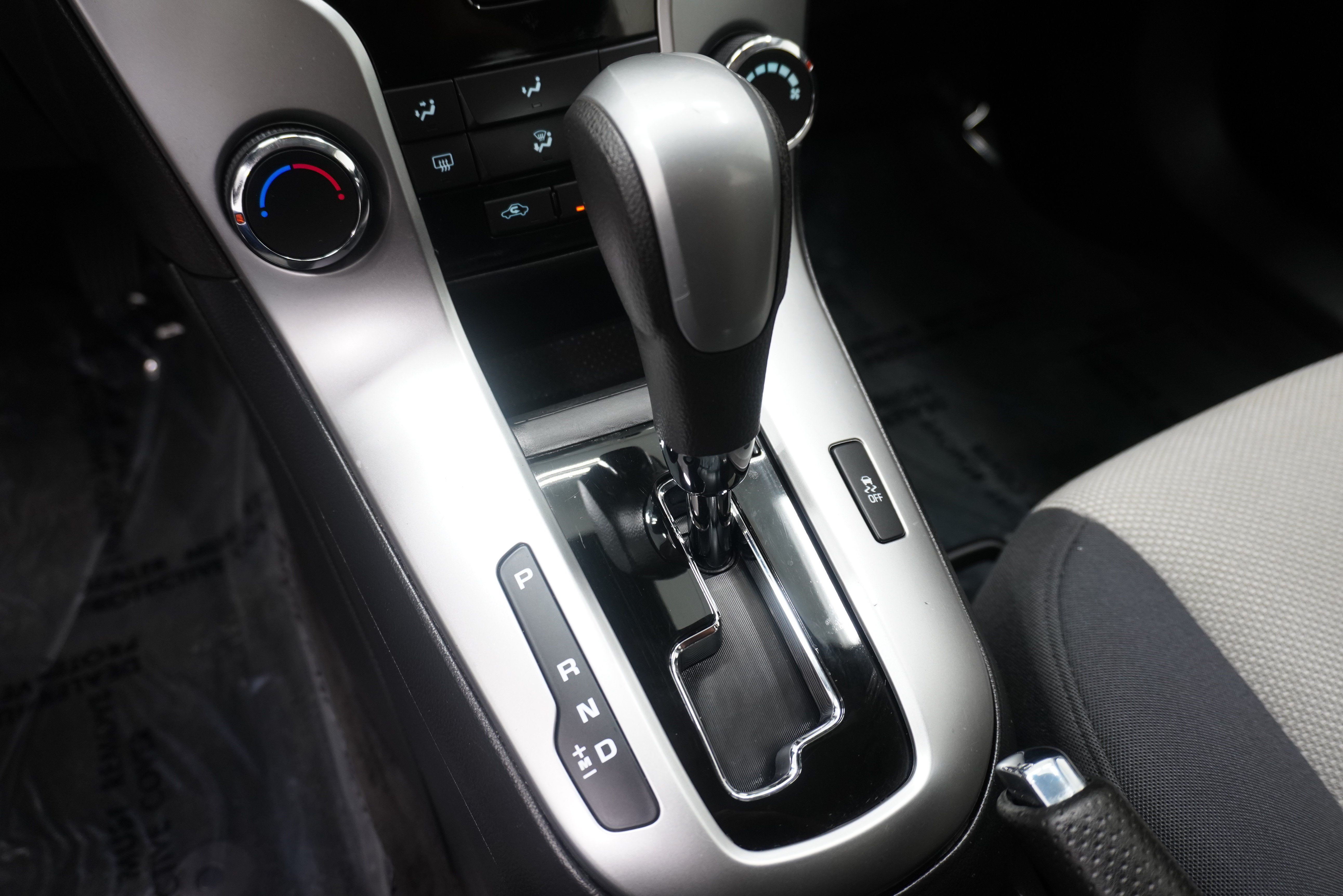 Used 2014 Chevrolet Cruze LS FWD image 18