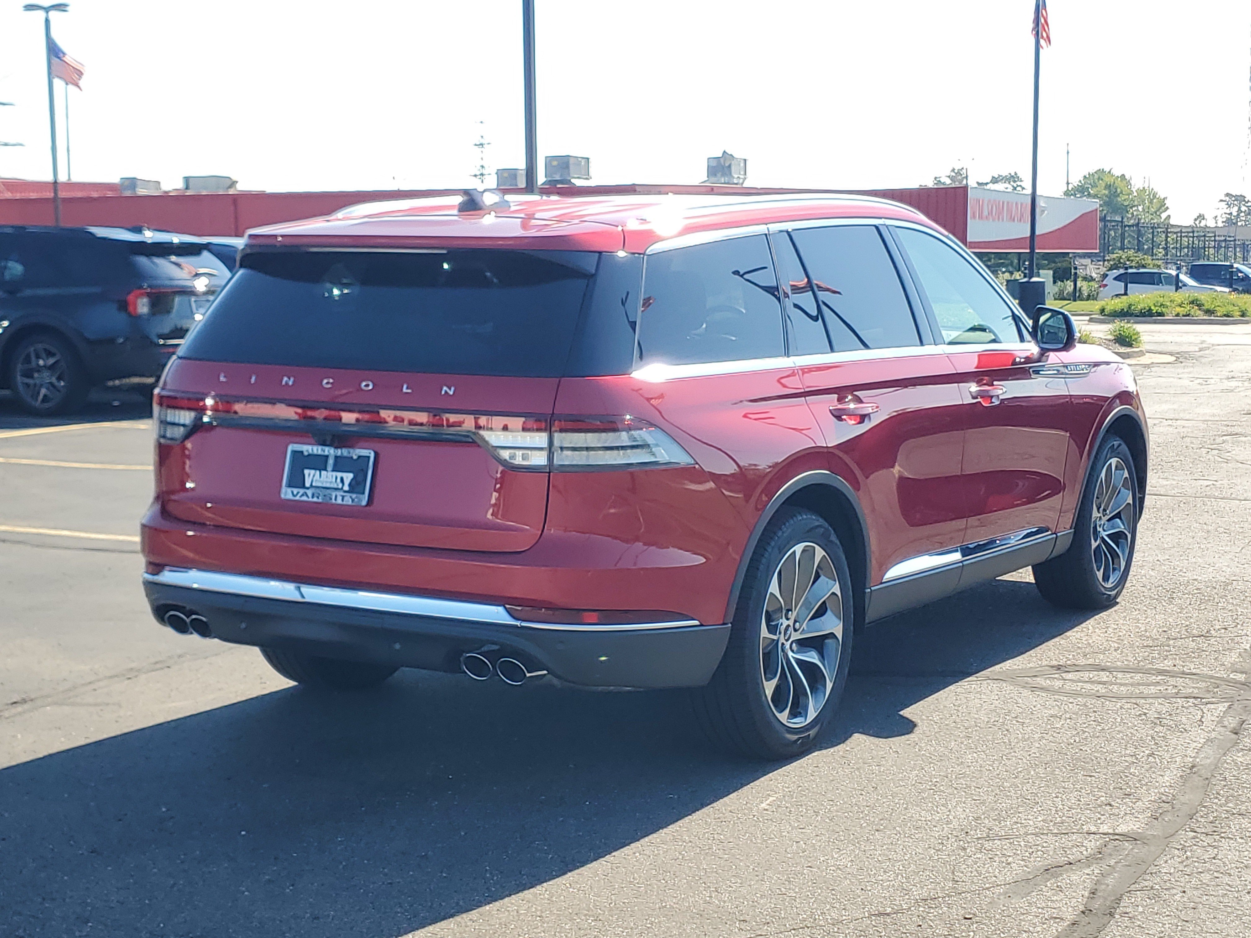 New 2026 Lincoln Aviator AWD image 4