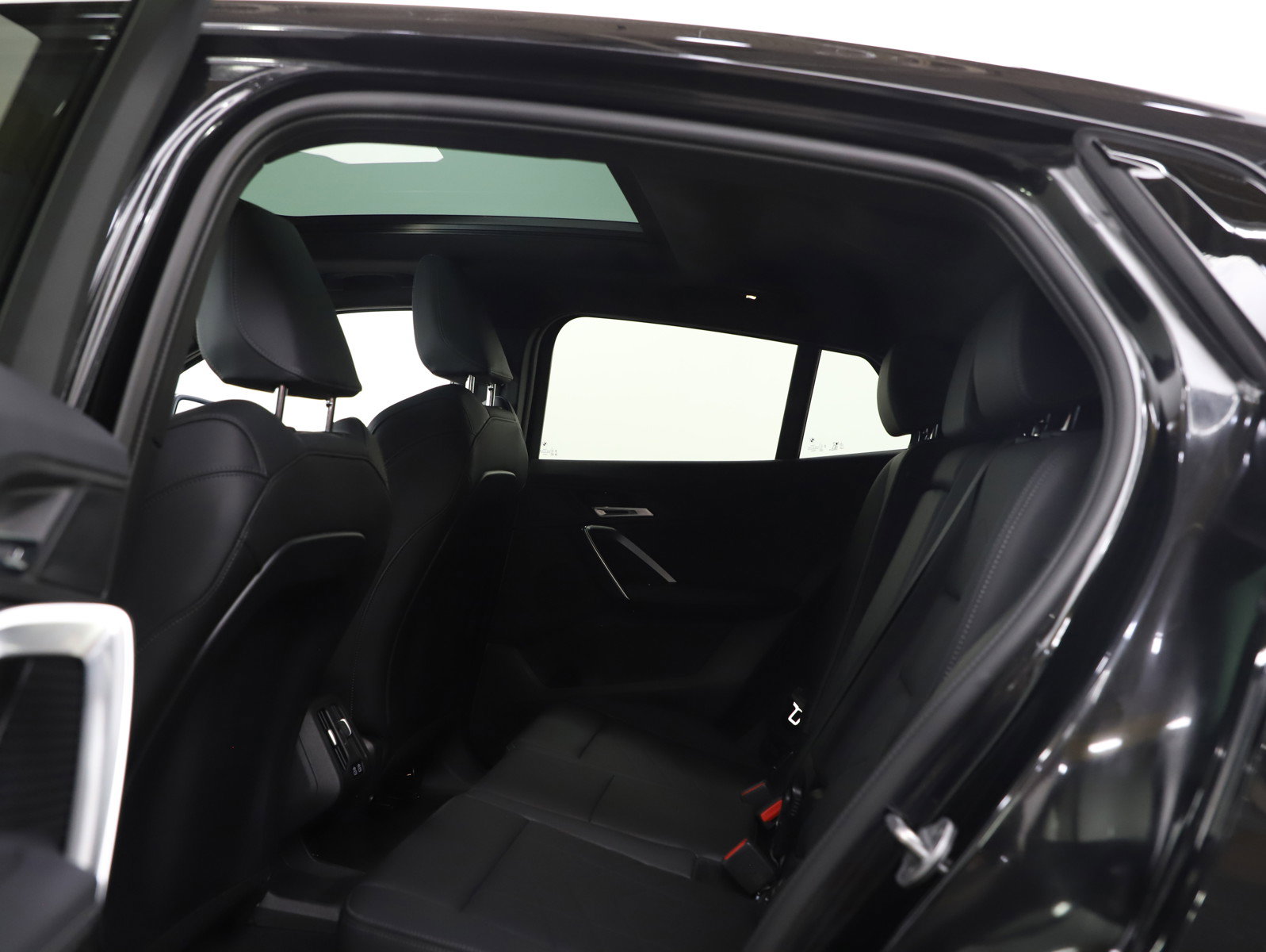 Used 2025 BMW X2 xDrive28i image 18