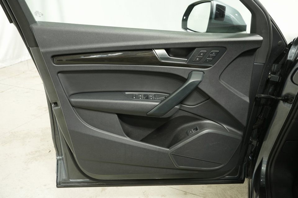 Used 2018 Audi Q5 2.0T Premium Plus w/ Premium Plus Package image 16