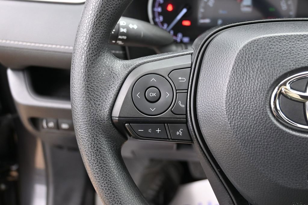 Used 2024 Toyota RAV4 XLE w/ Convenience Package FWD image 20