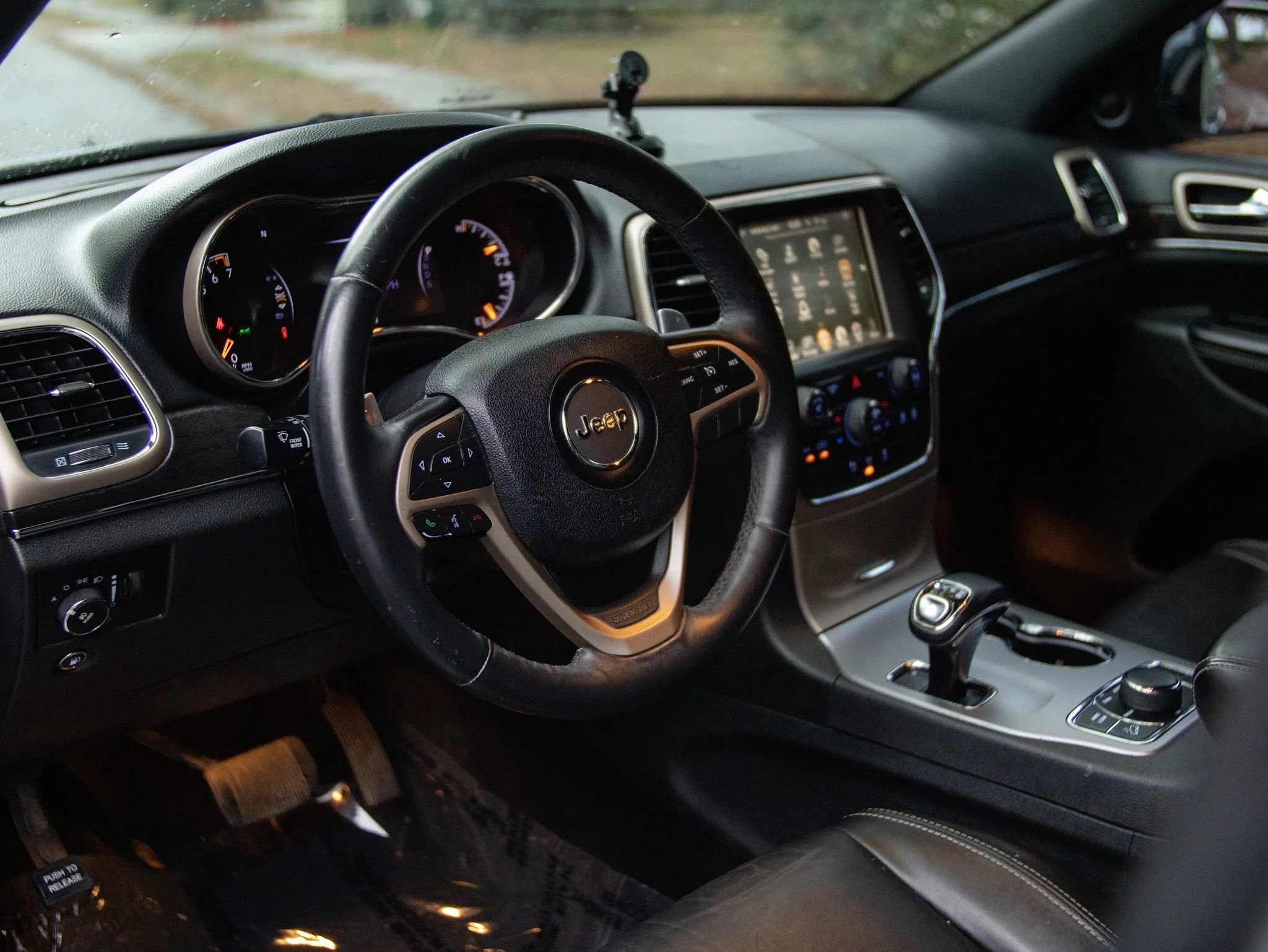 Used 2014 Jeep Grand Cherokee Limited image 20