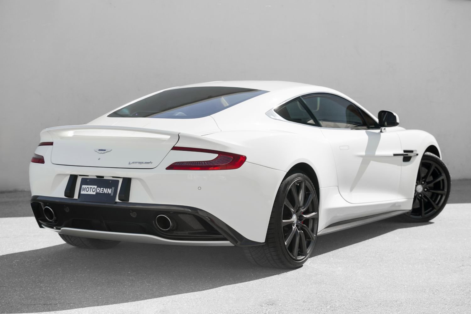 Used 2014 Aston Martin Vanquish Coupe image 3