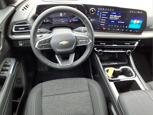 Used 2025 Chevrolet Traverse LT w/ Driver Confidence Package FWD image 11