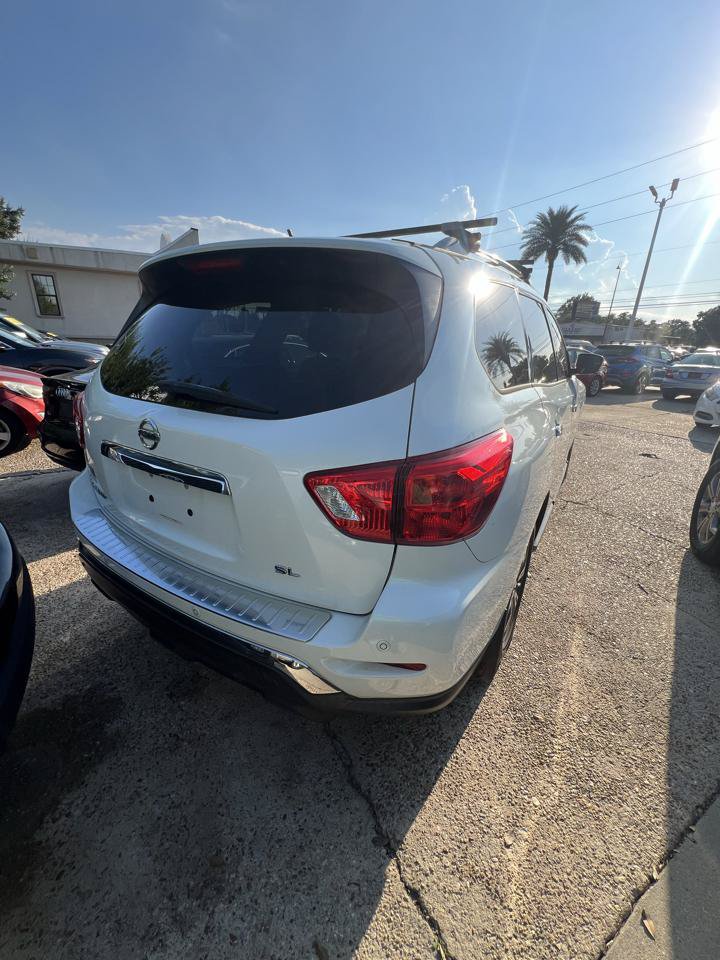 Used 2017 Nissan Pathfinder SL FWD image 4