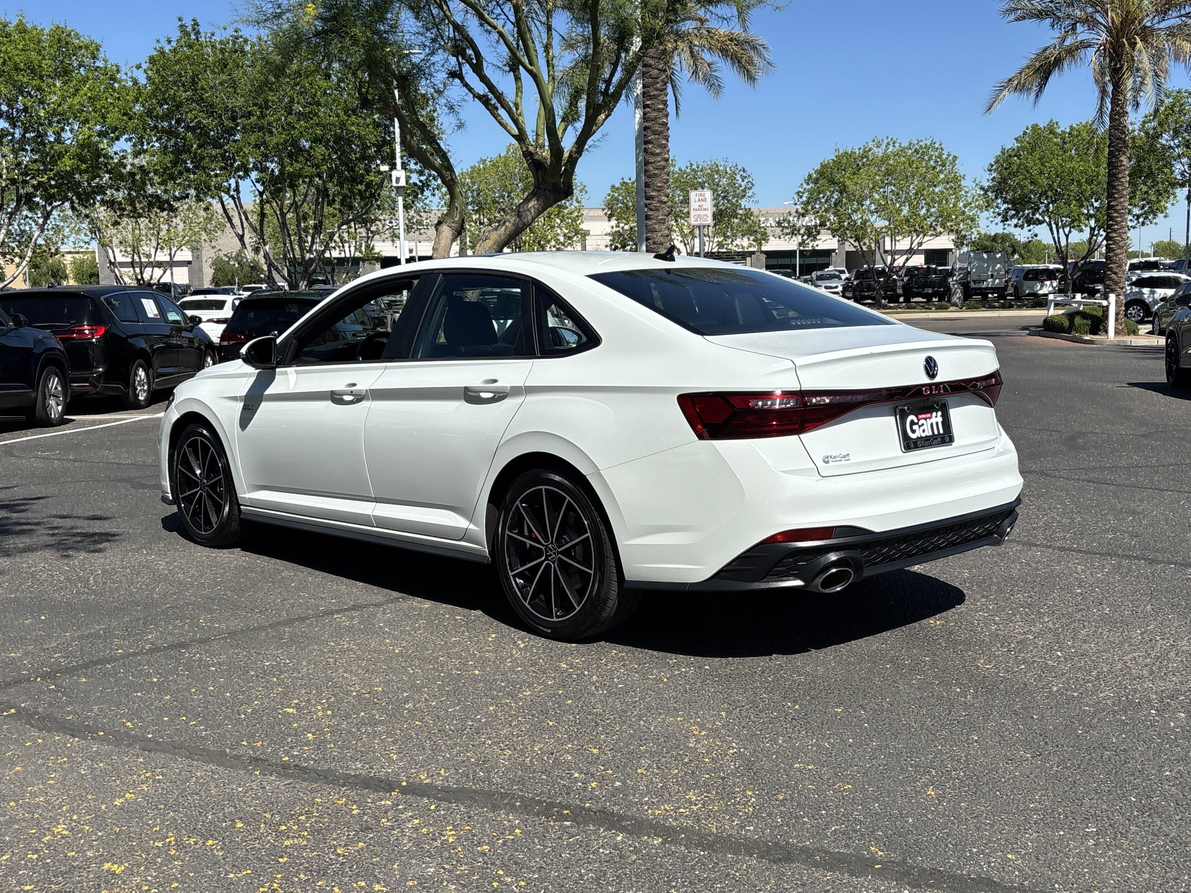 Used 2025 Volkswagen Jetta GLI Autobahn image 3