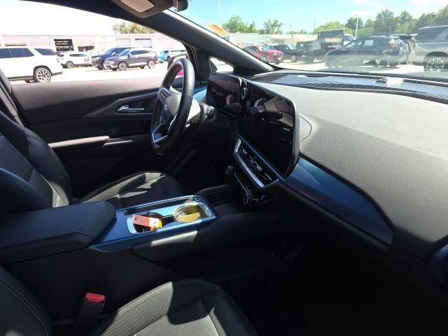 Used 2024 Chevrolet Equinox EV LT FWD image 5