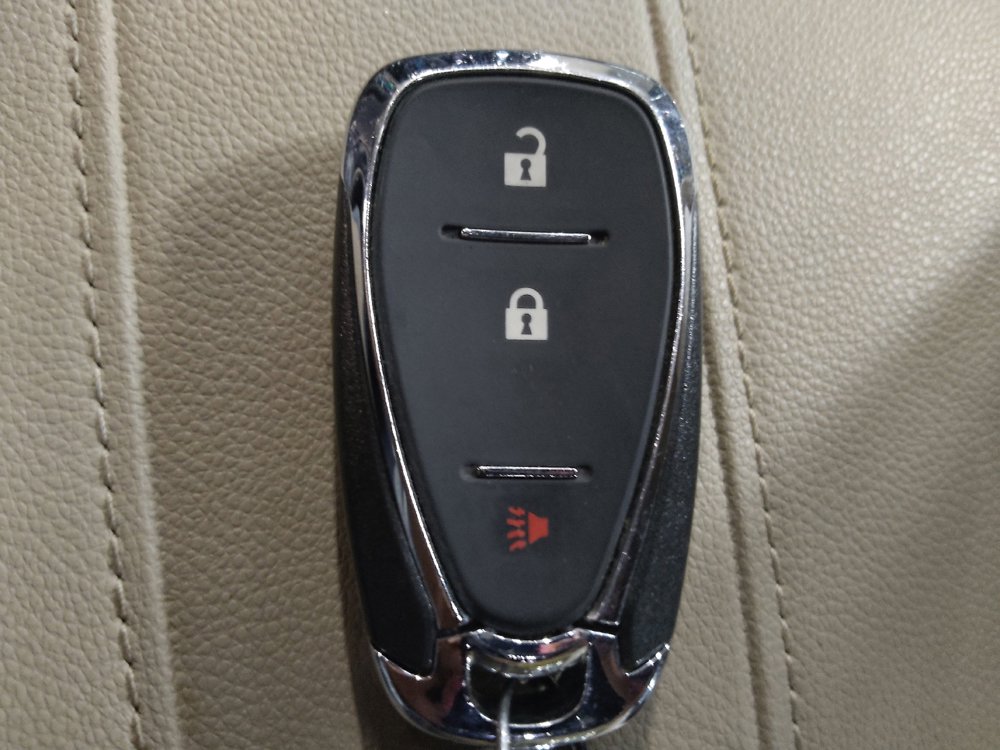 Used 2022 Chevrolet Traverse LS FWD image 32
