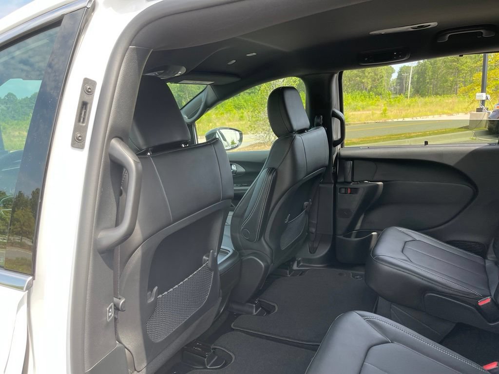 New 2027 Chrysler Pacifica LX FWD image 35