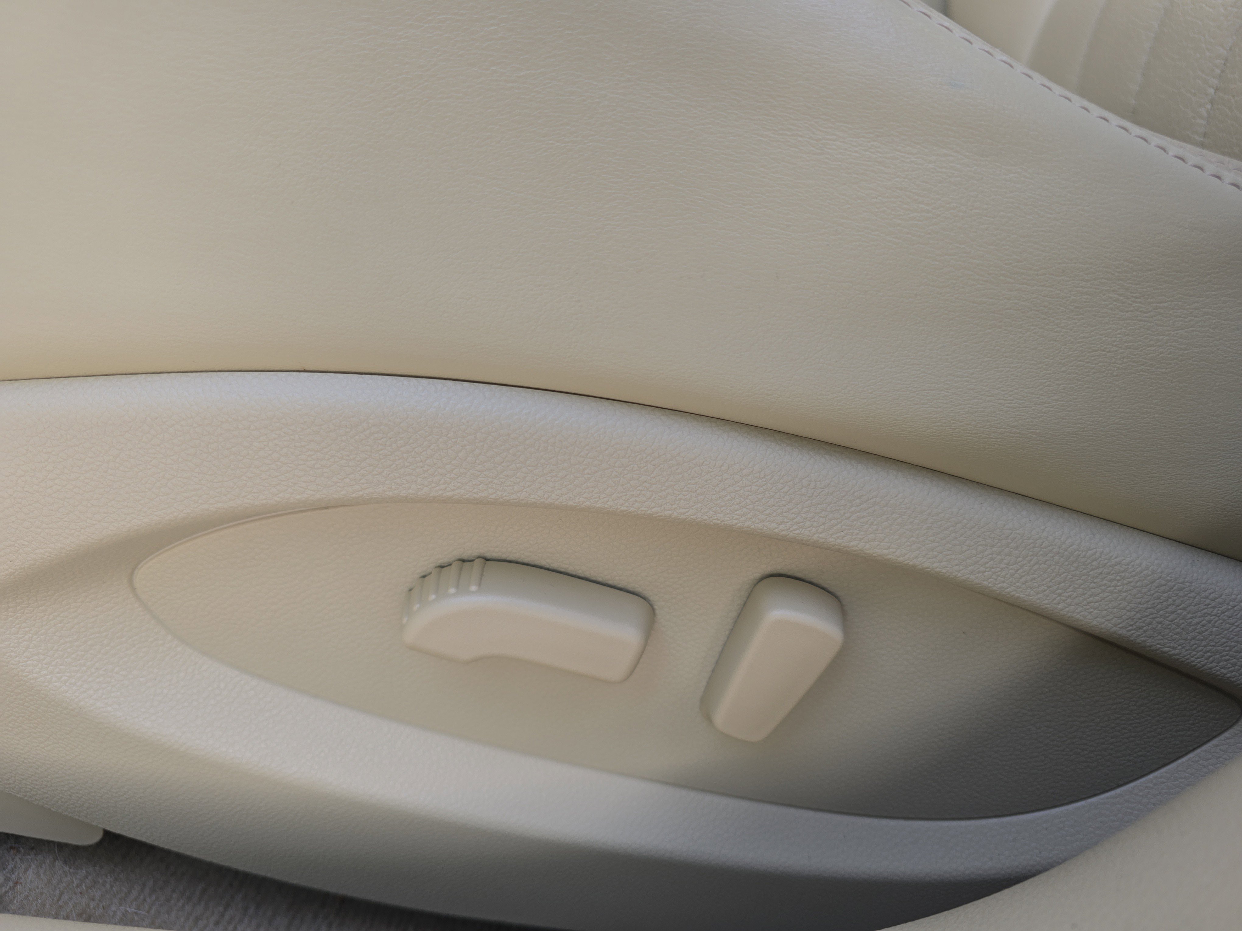 Used 2015 INFINITI QX50 Journey w/ Premium Package image 13