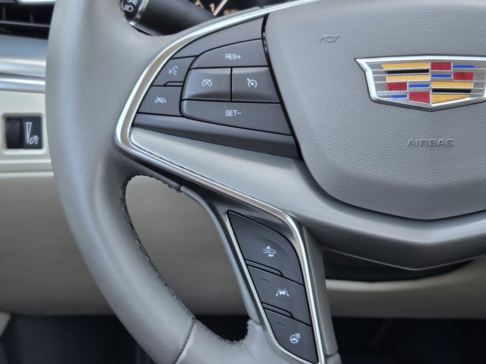 Used 2021 Cadillac XT5 Premium Luxury FWD image 26