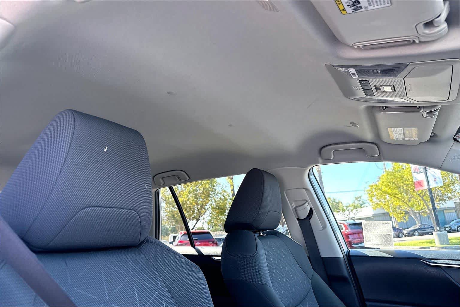 Used 2024 Toyota RAV4 XLE FWD image 12