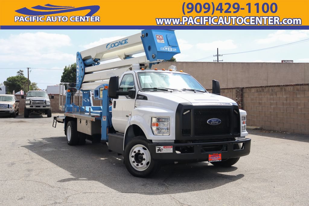 Used 2019 Ford F650 2WD Regular Cab Super Duty image 1