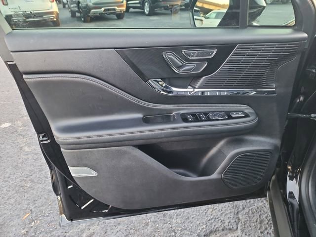 Used 2022 Lincoln Corsair Reserve image 9