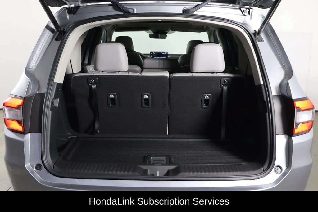 Used 2025 Honda Pilot Touring image 17