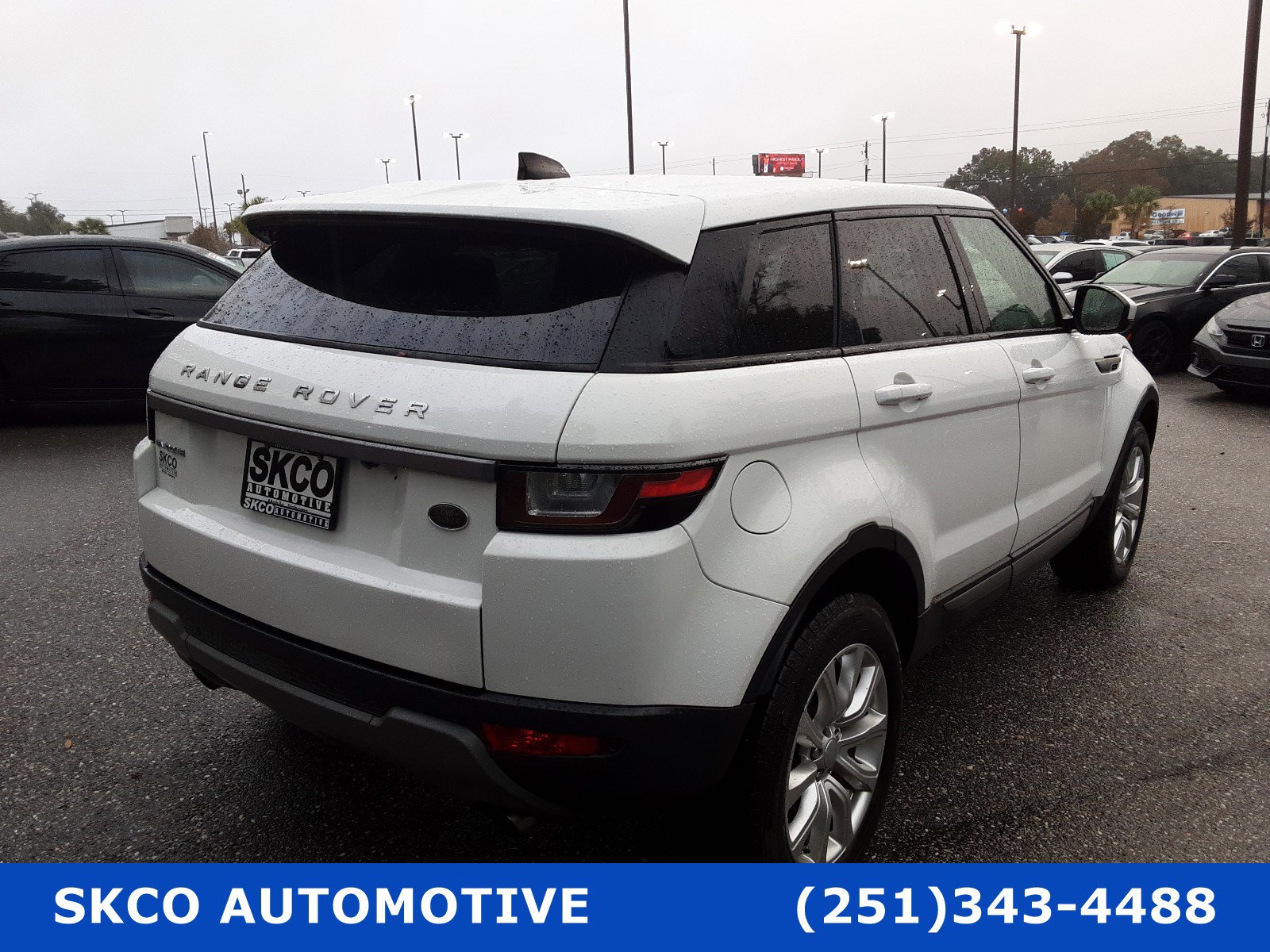 Used 2019 Land Rover Range Rover Evoque SE image 5