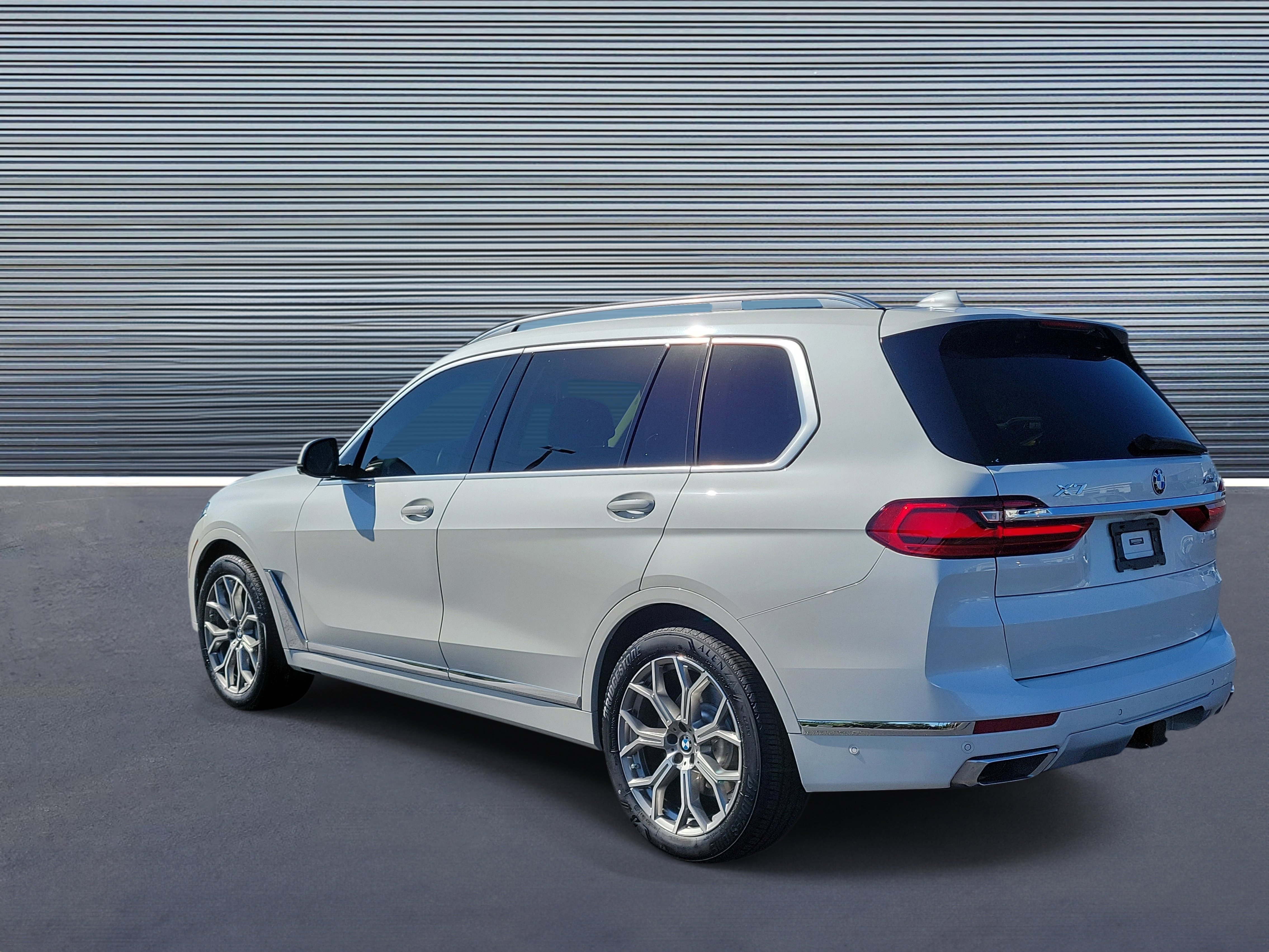 Used 2021 BMW X7 xDrive40i w/ Premium Package AWD/4WD image 4