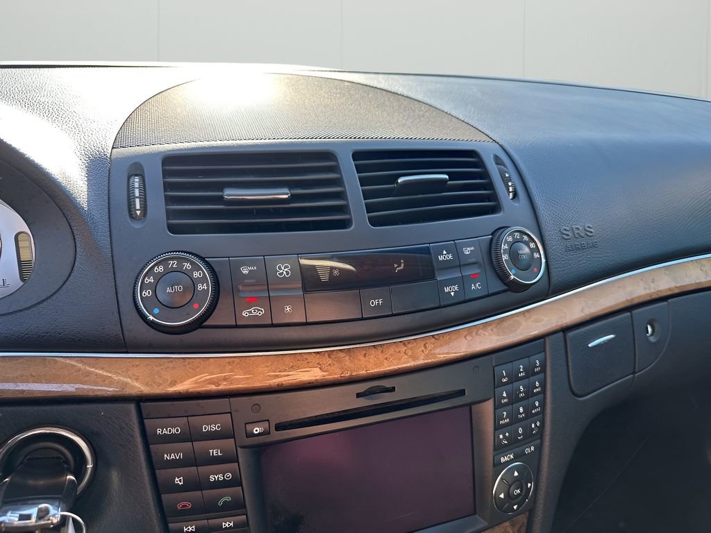 Used 2009 Mercedes-Benz E 350 Sedan image 34