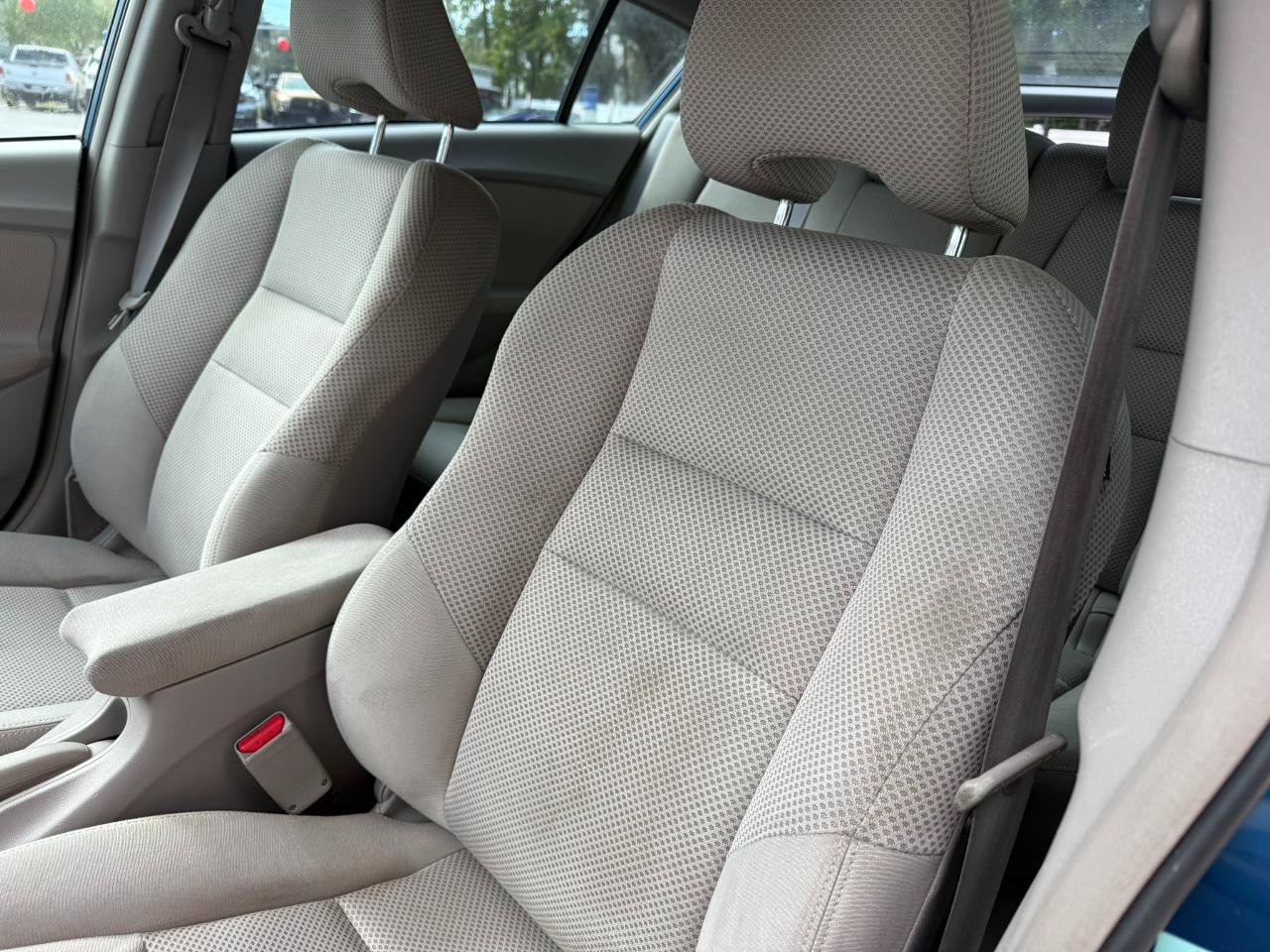 Used 2011 Honda Insight LX image 27