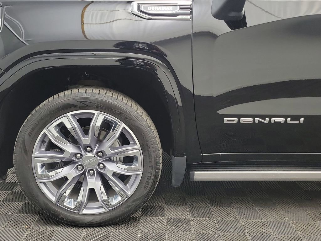 Used 2023 GMC Sierra 1500 Denali w/ Denali Reserve Package AWD/4WD image 9