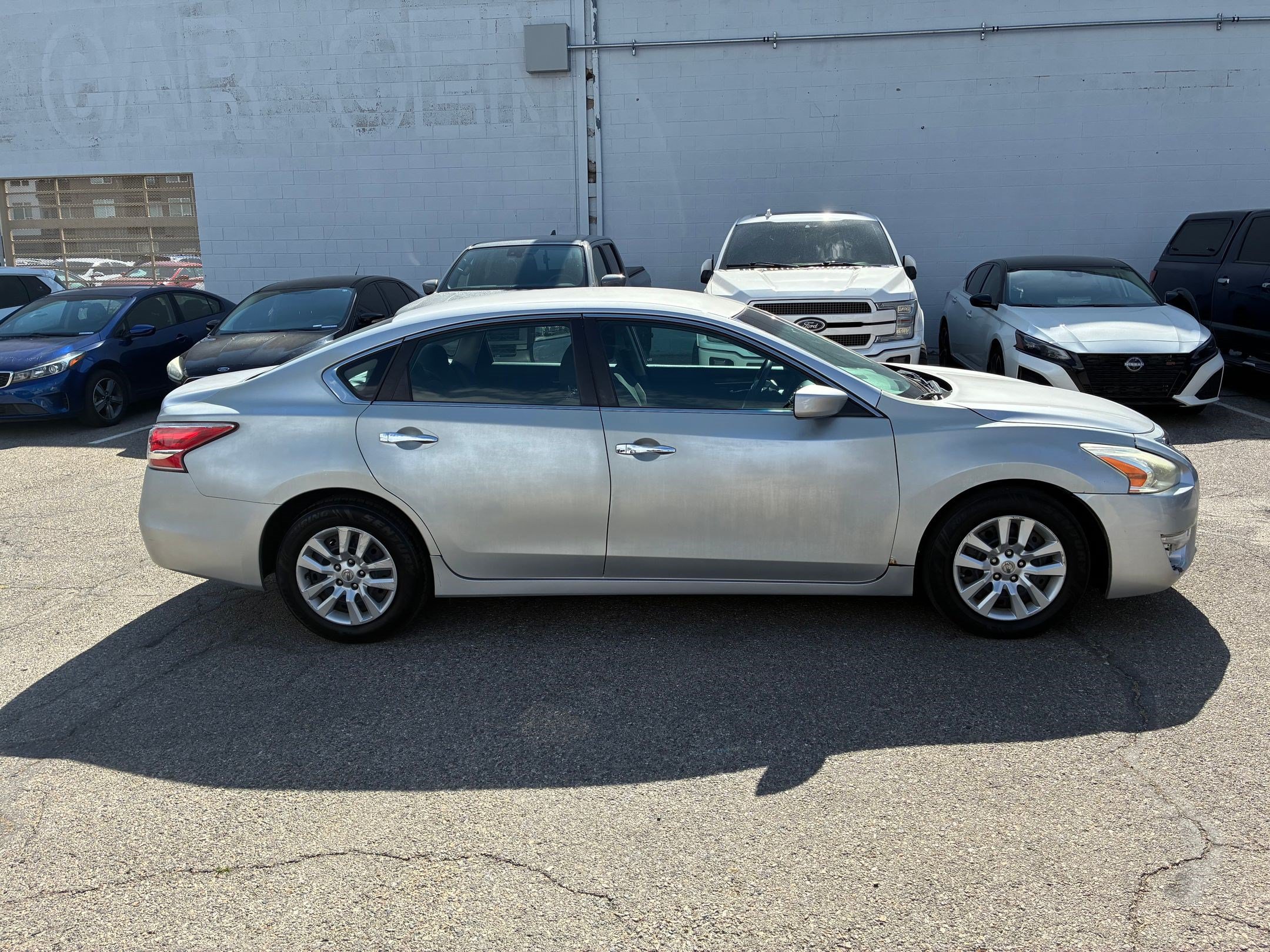 Used 2014 Nissan Altima 2.5 S FWD image 2