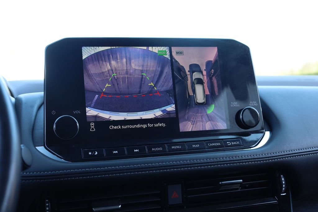 Used 2021 Nissan Rogue Platinum image 14