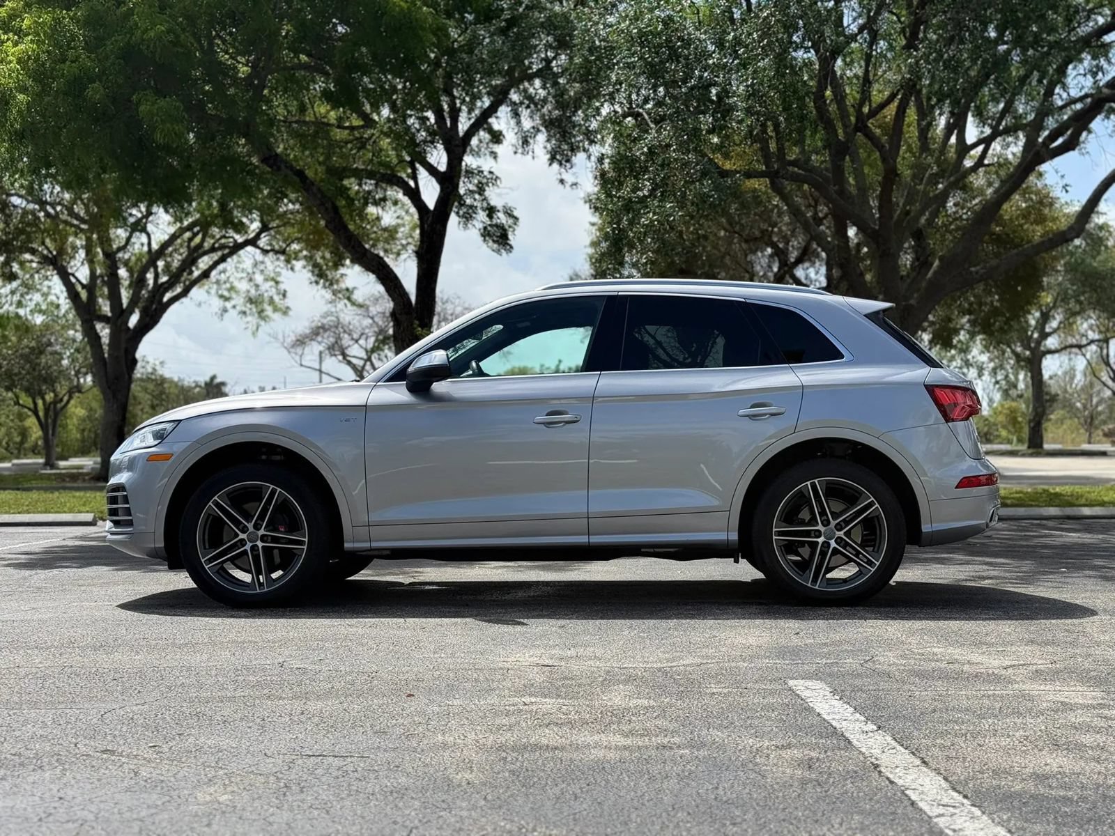 Used 2018 Audi SQ5 Premium Plus AWD/4WD image 18