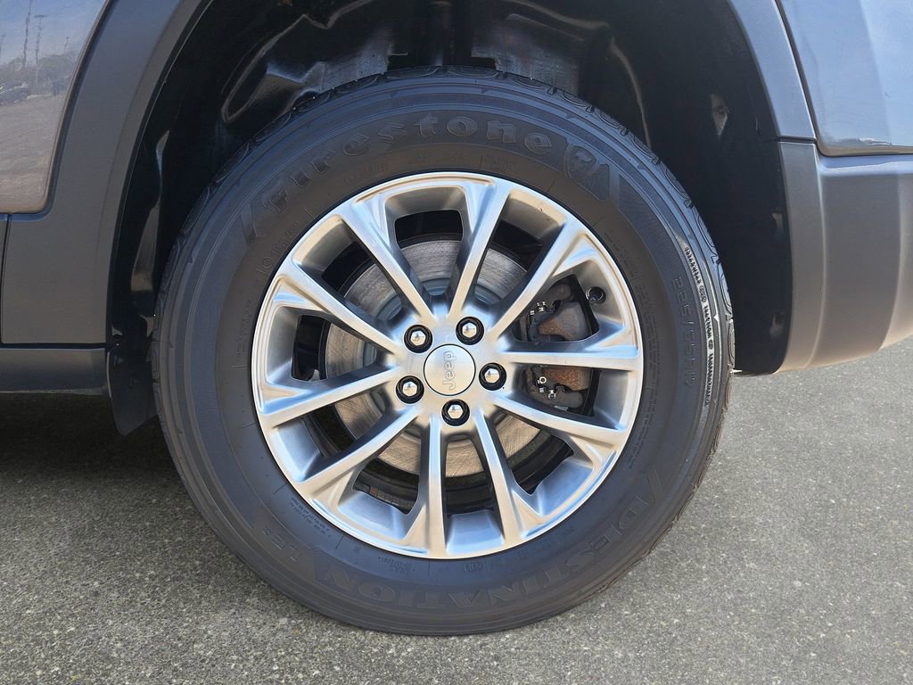 Used 2020 Jeep Cherokee Latitude Plus w/ Cold Weather Group AWD/4WD image 28