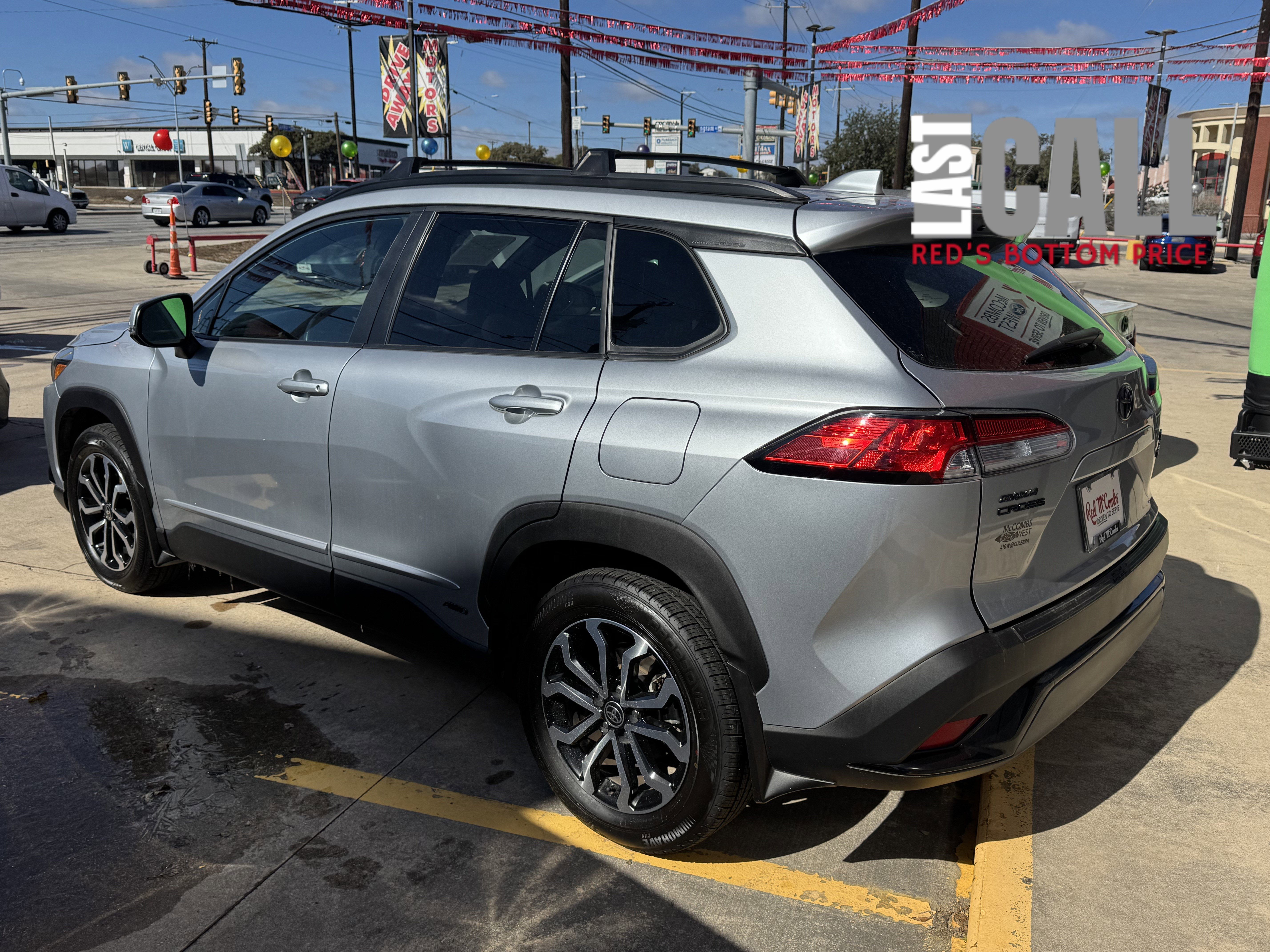 Used 2024 Toyota Corolla Cross SE image 4