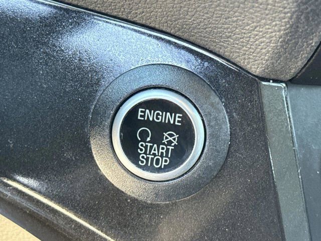 Used 2017 Ford Escape Titanium image 33